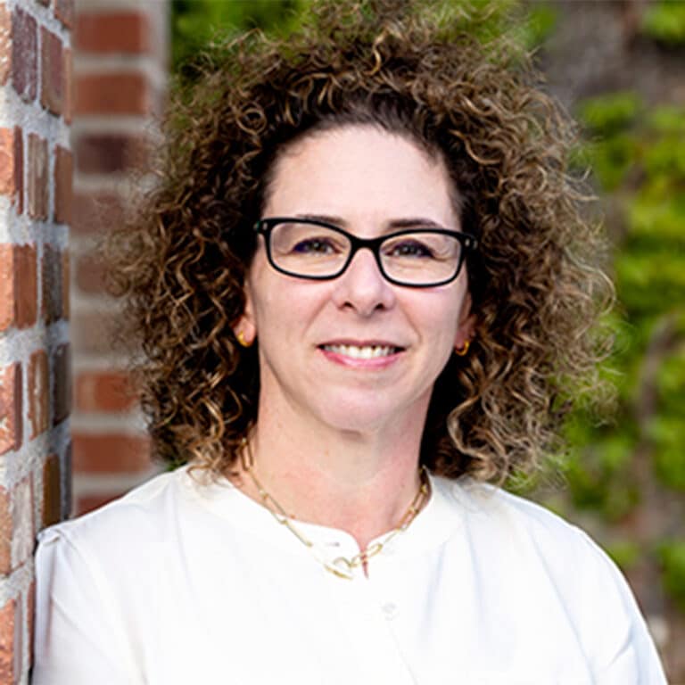 Claudia Desaulniers headshot